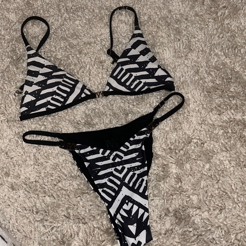 Ivy bikini size small